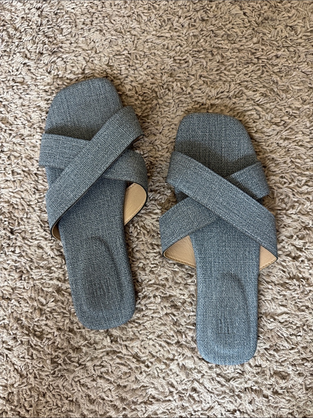 GAP Textured Gray Crisscross Slide Sandals / G15